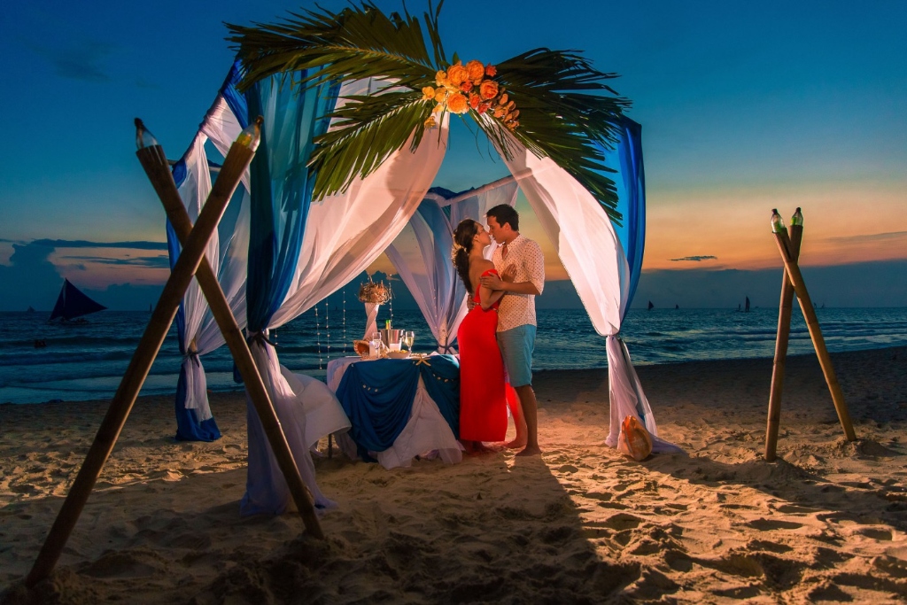 Romantic Sunset Canopy Dining